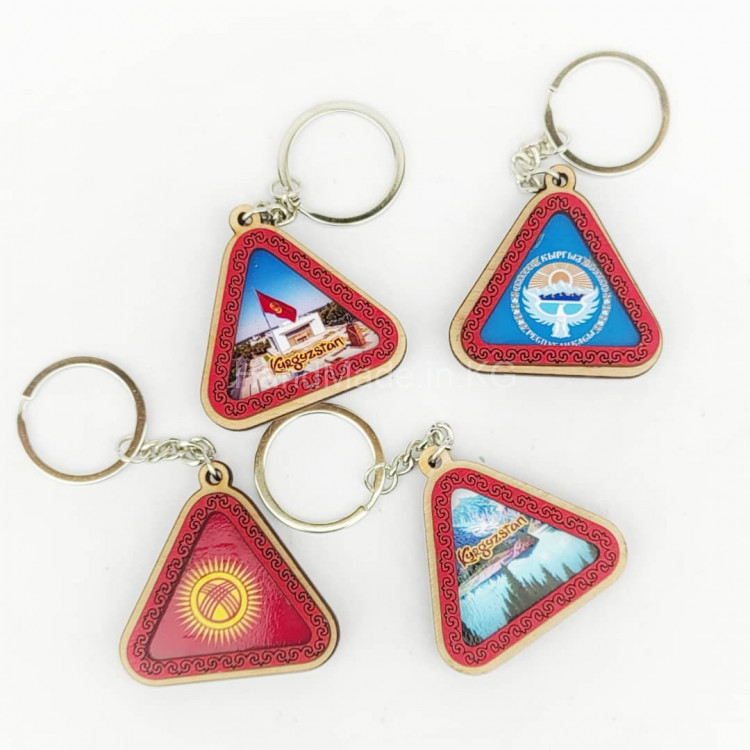  Souvenir wooden keychain "triangle"