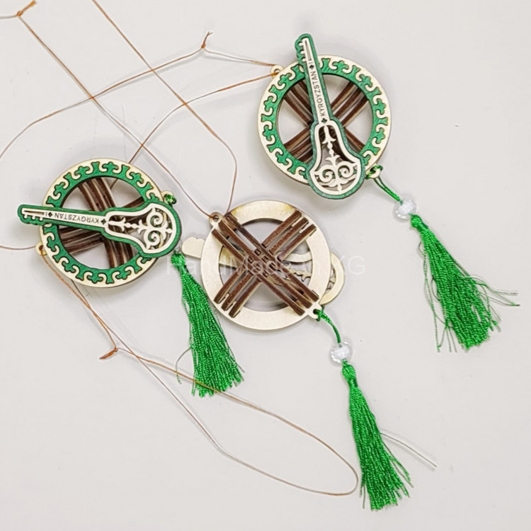 souvenir pendant "Komuz"